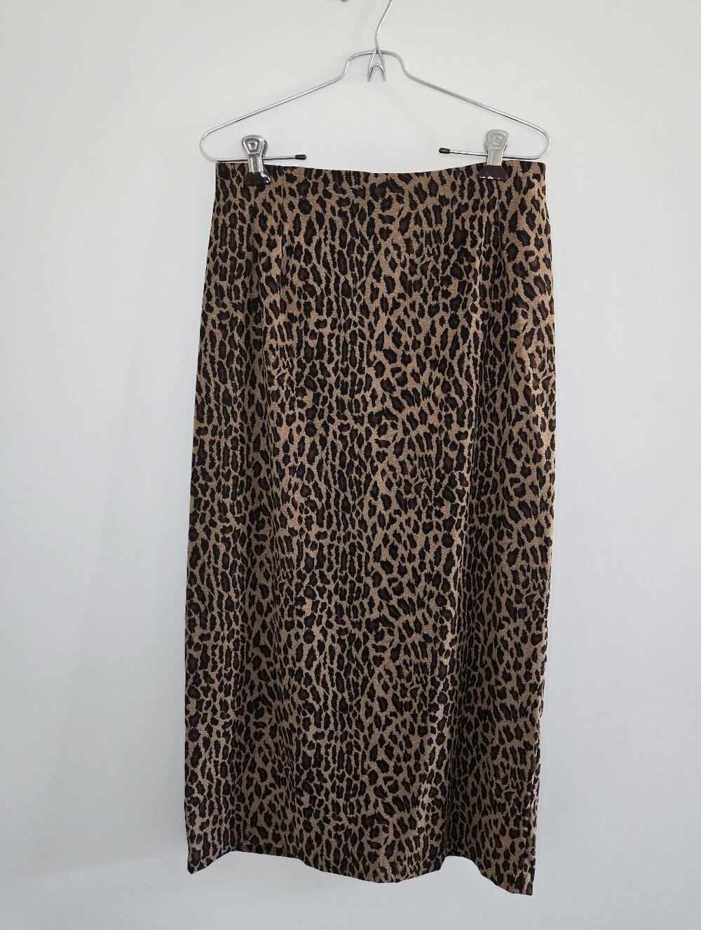 Briggs New York leopard print midi skirt, brown/tan and black, size 10, new